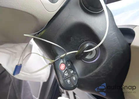 2012 Toyota Sienna Xle V6 8 Passenger z USA, uszkodzony, nr VIN 5TDYK3DC3CS200780